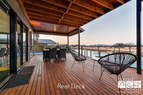 8 Kestrel Place - PRIVATE JETTY & POOL - Holiday Adelaide 15