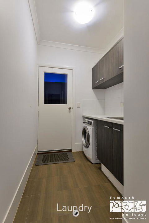 8 Kestrel Place - PRIVATE JETTY & POOL - Holiday Adelaide 14