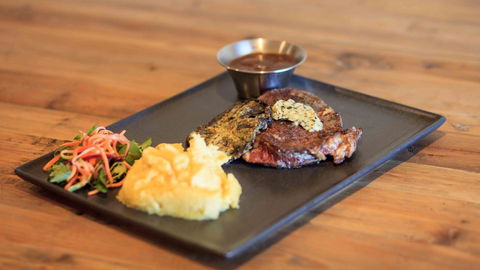 Beadon Bay Hotel - Holiday Adelaide 1