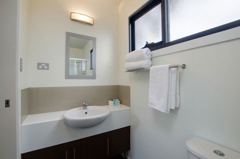 Swansea Beach Chalets - Holiday Adelaide 15
