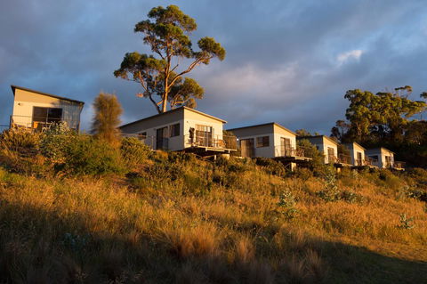 Swansea Beach Chalets - Holiday Adelaide 0