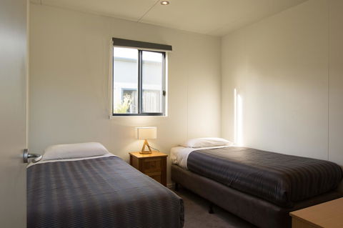 Swansea Beach Chalets - Holiday Adelaide 3