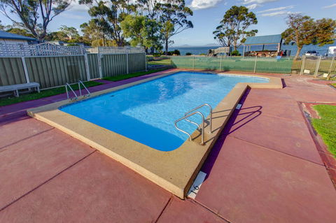 Swansea Beach Chalets - Holiday Adelaide 4