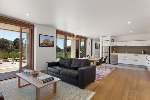 Tamar Solar Home - Holiday Adelaide 7