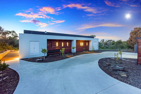Tamar Solar Home - Holiday Adelaide 2
