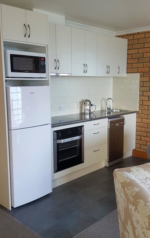 Stanley Village Waterfront Accommodation - Holiday Adelaide 7