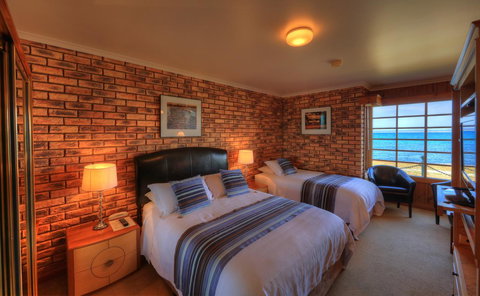 Stanley Village Waterfront Accommodation - Holiday Adelaide 22