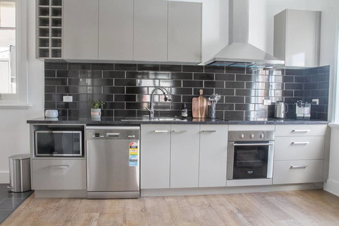 49 Pedder - Holiday Adelaide 8