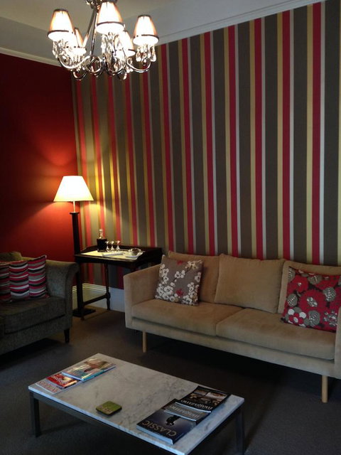 Clydesdale Manor - Holiday Adelaide 3