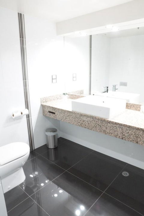 Hotel Grand Chancellor Launceston - Holiday Adelaide 24