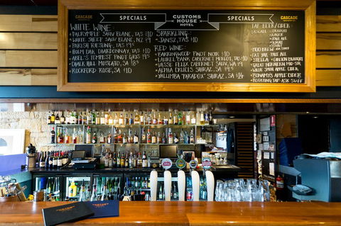 Customs House Hotel - Holiday Adelaide 7