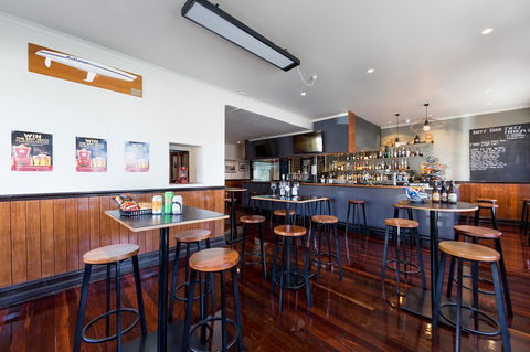 Customs House Hotel - Holiday Adelaide 25