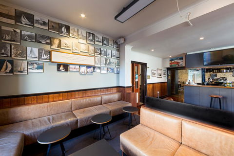Customs House Hotel - Holiday Adelaide 1