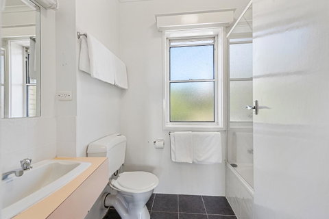 Coach House Launceston - Holiday Adelaide 22