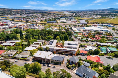 Coach House Launceston - Holiday Adelaide 28