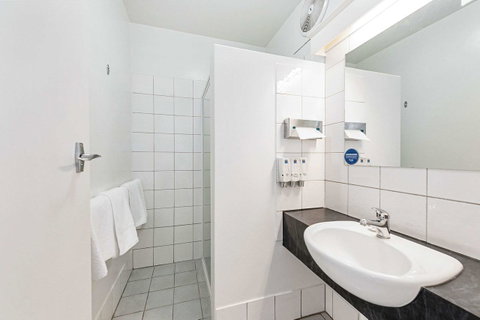 Coach House Launceston - Holiday Adelaide 24