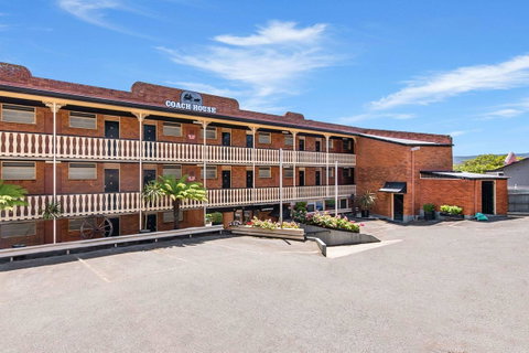 Coach House Launceston - Holiday Adelaide 29