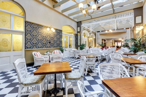 Hadley\'s Orient Hotel - Holiday Adelaide 1