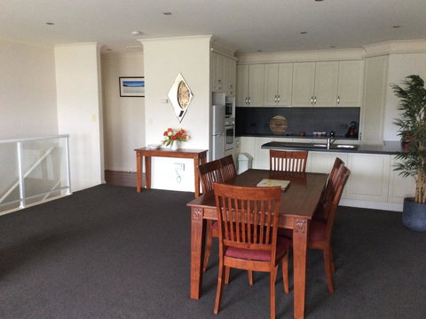 Church Street Villas - Holiday Adelaide 5