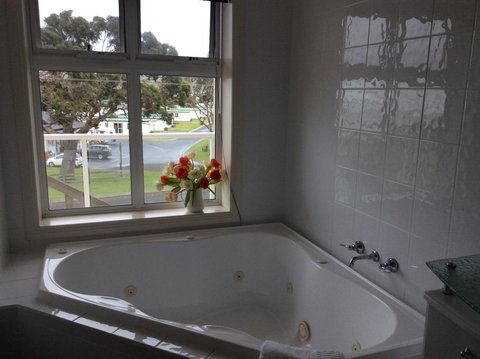 Church Street Villas - Holiday Adelaide 6