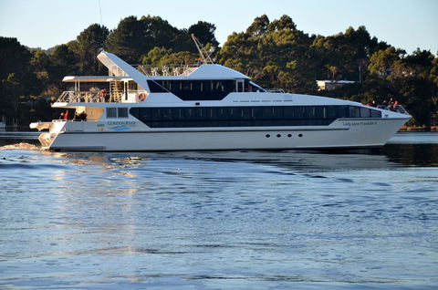 Castaway Holiday Apartments - Holiday Adelaide 1