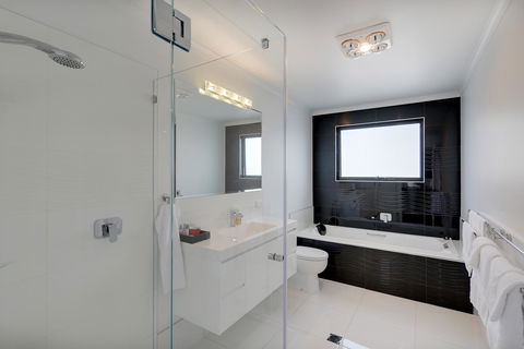 Burnie By The Bay Apartments - Holiday Adelaide 7