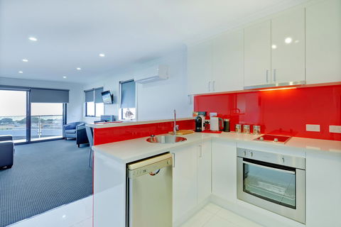 Burnie By The Bay Apartments - Holiday Adelaide 1