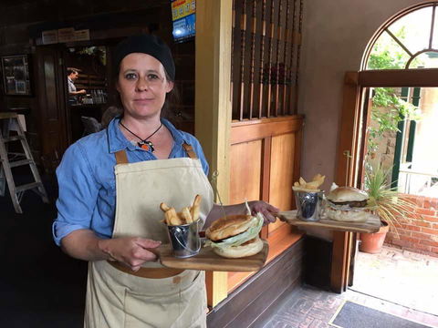 The Richmond Arms Hotel - Holiday Adelaide 15