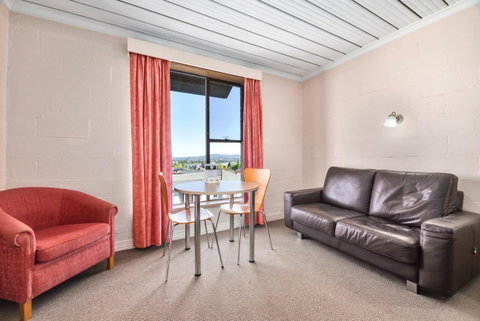 Balmoral On York - Holiday Adelaide 8