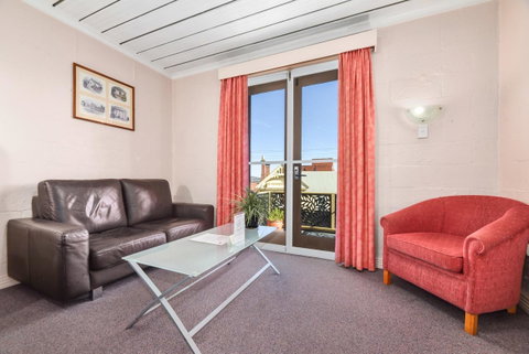 Balmoral On York - Holiday Adelaide 1