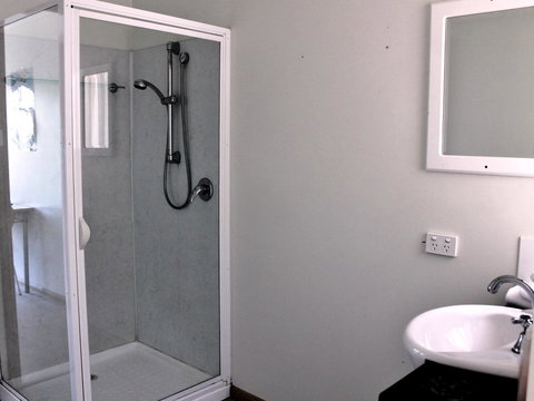 Freycinet Sanctuary 5 - Holiday Adelaide 8