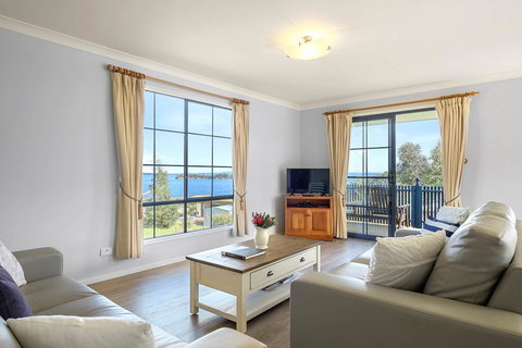 Omaroo Cottage Bruny Island - Holiday Adelaide 1