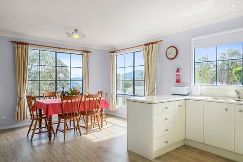 Omaroo Cottage Bruny Island - Holiday Adelaide 6