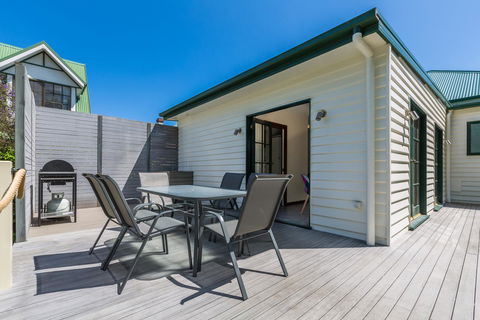 Rosehaven Cottage - Holiday Adelaide 13