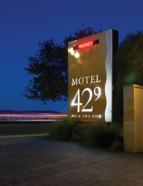 Motel 429 - Holiday Adelaide 8
