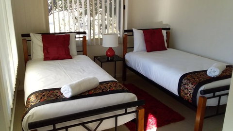 Pelican Point Sanctuary - Holiday Adelaide 2