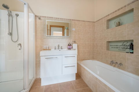 Jones On Wilson Boutique B&B - Holiday Adelaide 6