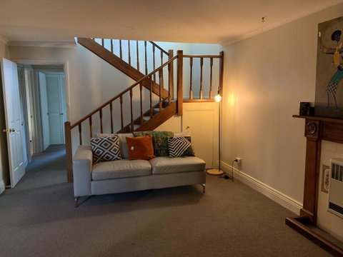City Townhouse Walking Distance To City - Holiday Adelaide 1
