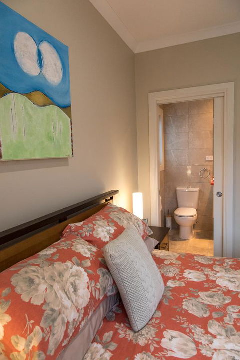 Mountain Blue Guest House - Holiday Adelaide 12