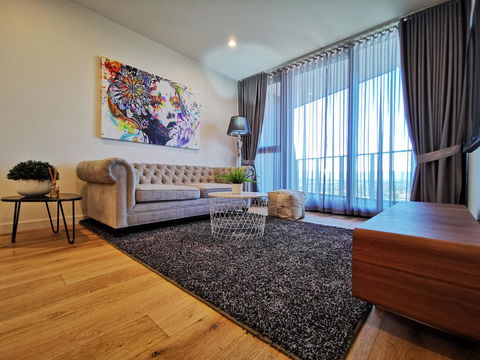 NEW 2 Rooms 2 Baths Apartment In Glen Waverley - Holiday Adelaide 0