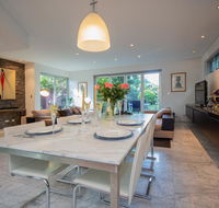 New Luxury Home Near Coogee Beach In Sydney - Holiday Adelaide