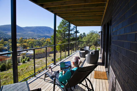 New Norfolk Apartment - Holiday Adelaide 2