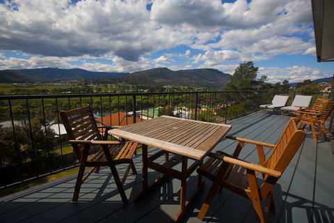 New Norfolk Apartment - Holiday Adelaide 0