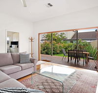 Newcastle Executive Homes - Cooks Hill Cottage - Holiday Adelaide