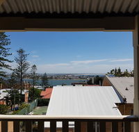Newcastle Short Stay Apartments - Vista Apartment - Holiday Adelaide
