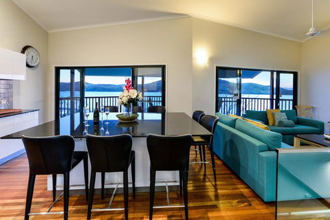 NEWLY BEAUTFULLY RENOVATED 16 The Casuarina - 3 Bedroom House With 180 Degree Ocean Views - Holiday Adelaide 1