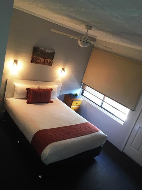 Nicholas Royal Motel - No Pets Allowed - Holiday Adelaide 3