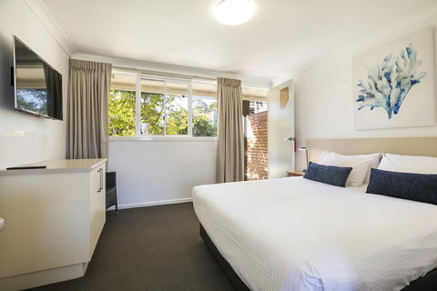 Nightcap At Golden Beach Tavern - Holiday Adelaide 1