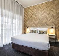 Nightcap at Sylvania Hotel - Holiday Adelaide
