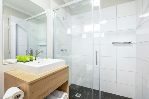 Nightcap At The Charles Hotel - Holiday Adelaide 2